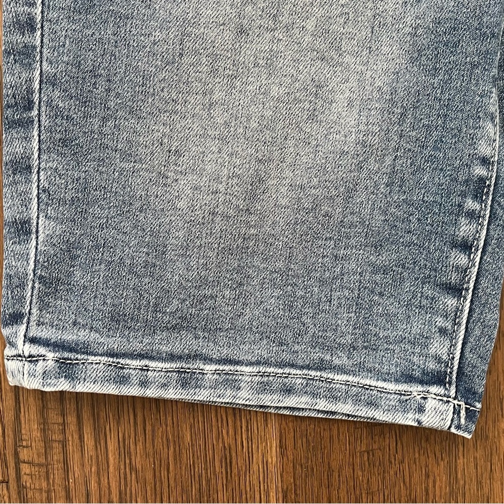 DENVER HAYES Hi-Rise Bermuda Shorts | Size 10 - Picture 6 of 10